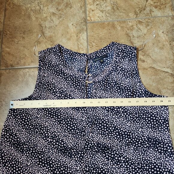 Adrienne Vittadini Sleeveless Blouse – Women’s Size Large | VW31620 - Picture 7 of 9